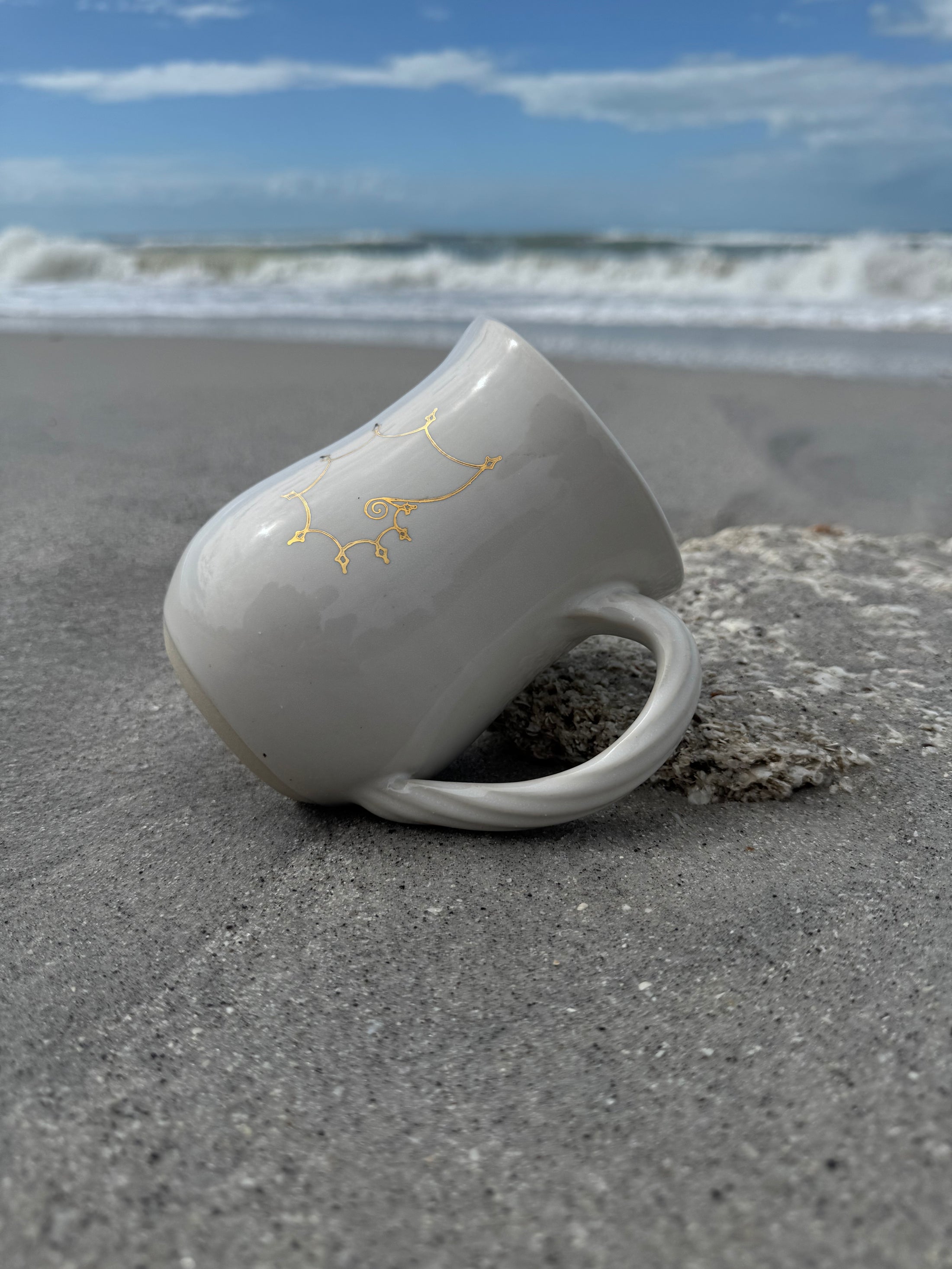 Diamond Nautilus Rolling Waves Mug
